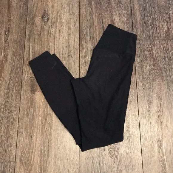 Nike Black High-Waist Leggings - Picture 8 of 8